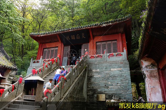 停車道閘的創(chuàng)新設(shè)計(jì)案例